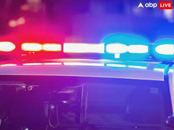 दिल्ली में तेज रफ्तार ट्रक के बीच फंसने से महिला की दर्दनाक मौत, मृतका की पहचान में जुटी पुलिस Delhi chandgiram akhara a woman Painful death due to trapped between two speeding truck दिल्ली में तेज रफ्तार ट्रक के बीच फंसने से महिला की दर्दनाक मौत, मृतका की पहचान में जुटी पुलिस