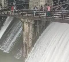 Nashik News : बागलाणचं केळझर धरण पूर्ण क्षमतेनं भरलं; दिंडोरीच्या पुणेगाव धरणातून विसर्ग, पाहा नयनरम्य फोटो