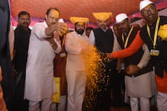 Jejuri Shashan Aplya Dari : ‘येळकोट येळकोट जय मल्हार’, शिंदेशाही पगडी, घोंगडी आणि काठी घेत मुख्यमंत्री, उपमुख्यमंत्री खंडोबाच्या दारी