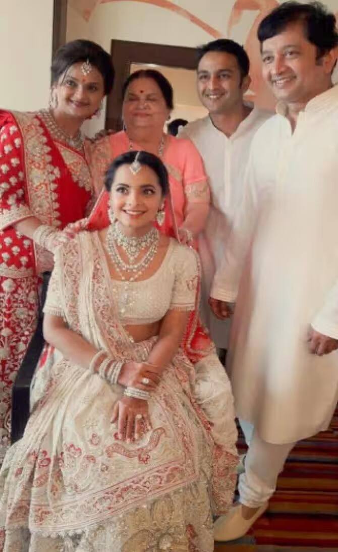 राज और दीप्ति के दो बच्चे हैं. बेटी का नाम इशिता और बेटे का नाम विक्रम है. बता दें कि इशिता की शादी नीरव मोदी के भाई से हुई है.