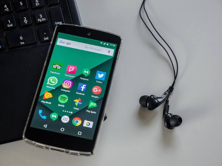 WhatsApp ग्रुप्स चैट्स को और मजेदार बनाने के लिए मेटा ला रही ये फीचर, आपको खूब पसंद आएगा WhatsApp is bringing Voice chat feature to groups here is how to start WhatsApp ग्रुप्स चैट्स को और मजेदार बनाने के लिए मेटा ला रही ये फीचर, आपको खूब पसंद आएगा