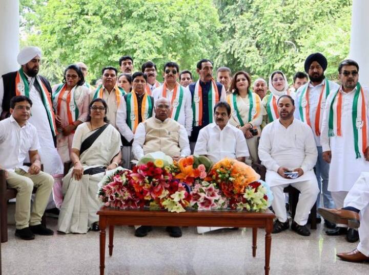 गुलाम नबी आजाद की पार्टी के कई नेता कांग्रेस में शामिल, तंज कसते हुए जयराम रमेश बोले- 'उनका DNA...' Jairam Ramesh slams Ghulam Nabi Azad after leader from his Democratic Progressive Azad Party joined Congress गुलाम नबी आजाद की पार्टी के कई नेता कांग्रेस में शामिल, तंज कसते हुए जयराम रमेश बोले- 'उनका DNA...'