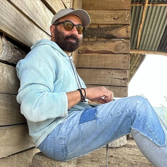एक्टर्स को बॉडी शेव करते देख सनी देओल को आती है शर्म, बोले- 'हम एक्टर्स हैं बॉडी बिल्डर्स नहीं' एक्टर्स को बॉडी शेव करते देख सनी देओल को आती है शर्म, बोले- 'हम एक्टर्स हैं बॉडी बिल्डर्स नहीं'