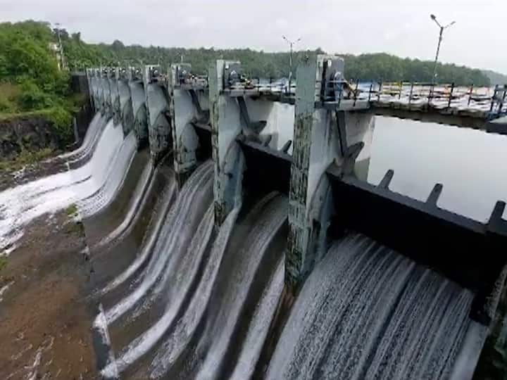 Badlapur Barvi Dam: बदलापूरचं बारवी धरण ऑगस्ट महिन्यात ओव्हरफ्लो झालं आहे. या धरणाच्या 8 दरवाजांमधून सध्या पाण्याचा विसर्ग सुरू आहे. धरणाची ड्रोन कॅमेरातून टिपलेली दृश्य पाहूया.