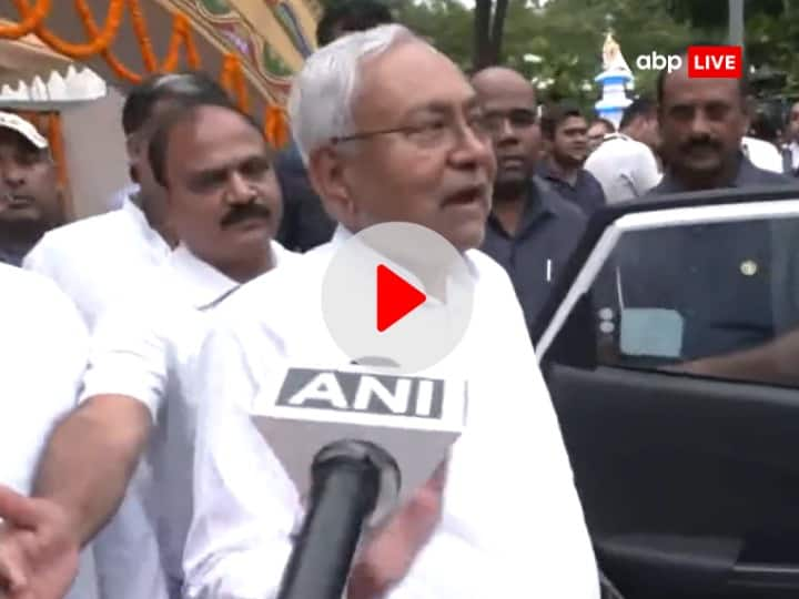 CM Nitish Kumar attacked BJP on getting Congress leader Rahul Gandhi Lok Sabha membership Rahul Gandhi Membership: राहुल गांधी की सदस्यता बहाल होने पर अब आया CM नीतीश का बयान, चेहरे पर था ऐसा भाव