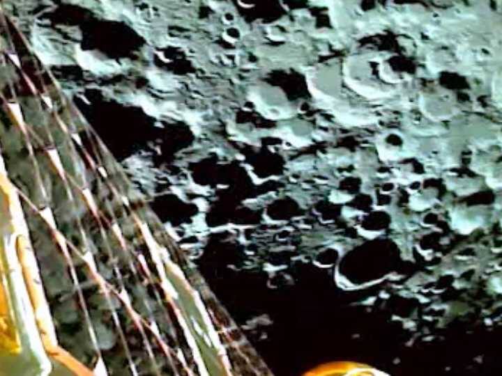 14 जुलाई को लॉन्च होने के बाद से अंतरिक्ष यान ने दो तिहाई दूरी तय कर ली है और अगले 17 दिन भारतीय अंतरिक्ष अनुसंधान संगठन के लिए महत्वपूर्ण होंगे.