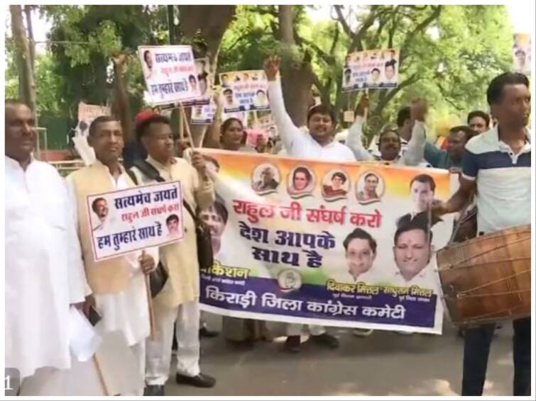 Rahul Gandhi reinstated Lok Sabha Mp Celebrations Sonia Gandhi House modi surname case supreme court watch Celebrations Outside Sonia Gandhi's House After Rahul Gandhi Reinstated As MP: Watch