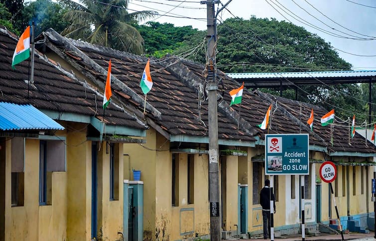Independence Day 2023 India 1 6 lakh post offices to sale tiranga under Har Ghar Tiranga campaign Independence Day 2023: આ વર્ષે પણ દરેક ઘરમાં લહેરાશે તિરંગો, ઈન્ડિયા પોસ્ટની 1.6 લાખ પોસ્ટ ઓફિસમાંથી રાષ્ટ્રીય ધ્વજનું થશે વેચાણ
