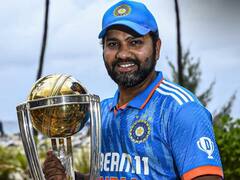 वर्ल्ड कप ट्रॉफी हाथ में लेकर रोहित शर्मा ने भरी हुंकार, कहा- हम 12 साल बाद फिर...
