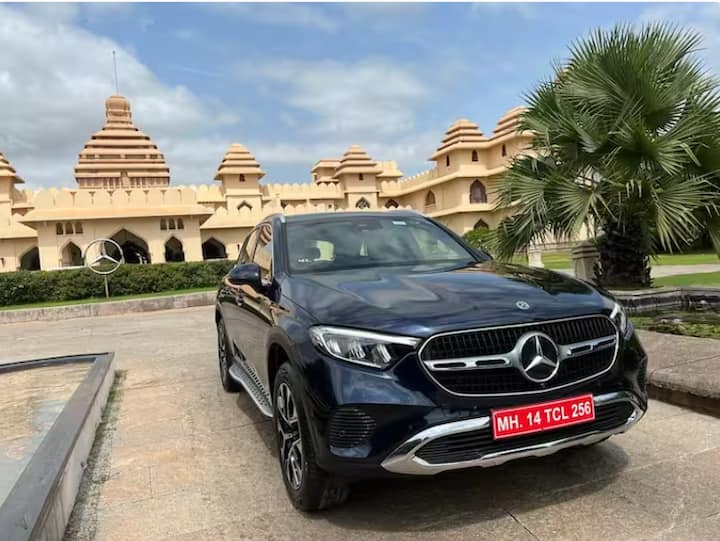 GLC ਰੇਂਜ ਵਿੱਚ 4MATIC ਅਤੇ 48V ਏਕੀਕ੍ਰਿਤ ਸਟਾਰਟਰ ਜਨਰੇਟਰ ਤਕਨਾਲੋਜੀ ਦੇ ਨਾਲ GLC 300 ਪੈਟਰੋਲ ਸ਼ਾਮਲ ਹੈ ਜੋ 200 nm ਅਤੇ 23 bhp ਤੋਂ 258 bhp ਅਤੇ 400 nm ਤੱਕ ਇਲੈਕਟ੍ਰਿਕ ਬੂਸਟ ਪ੍ਰਦਾਨ ਕਰਦਾ ਹੈ, ਜਦੋਂ ਕਿ GLC peeldies 'ਤੇ 14.72 kmpl ਤੱਕ ਦੀ ਮਾਈਲੇਜ ਹੈ। ਉਸੇ ਸਿਸਟਮ ਨਾਲ 19.47kmpl ਹੈ।