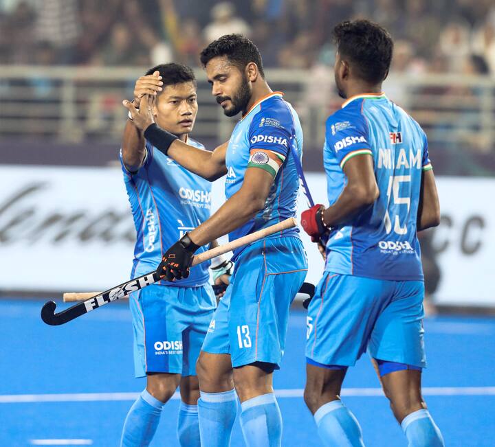 இந்நிலையில் நேற்றைய போட்டியில் இந்தியா மற்றும் ஜப்பான் அணிகள் மோதியது. முதல் பாதியில் இருந்தே இந்திய அணி ஆதிக்கம் செலுத்த தொடங்கியது. இதனால், மலேசிய அணியால் கோல் அடிக்க முடியாமல், எதிரணி கோல் அடிப்பதை தடுக்கவே முயற்சி மேற்கொண்டது.