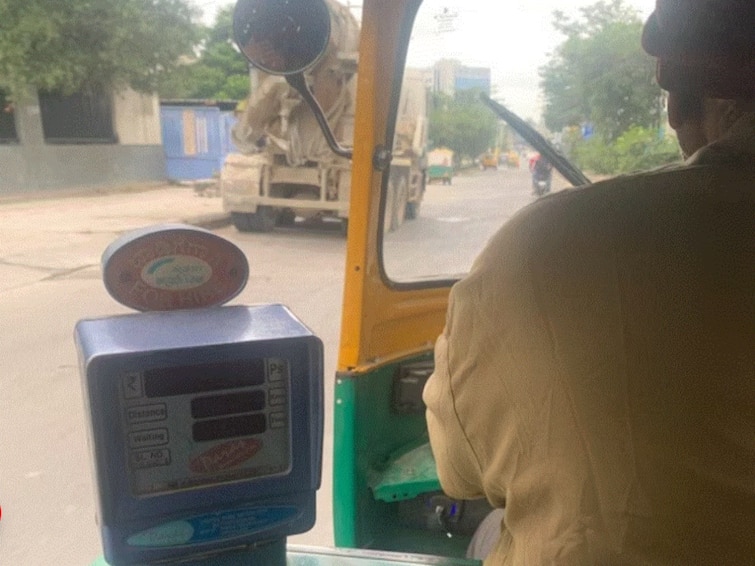 Bengaluru Auto Driver Accepts Rides On Ola And Rapido At The Same Time Bengaluru Auto Driver Accepts Rides On Ola And Rapido At The Same Time