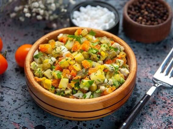Shakarkandi Chaat: बरसात में चटपटे शकरकंद कां चाट खाकर देखिए, हेल्थ और टेस्ट दोनों में है शानदार