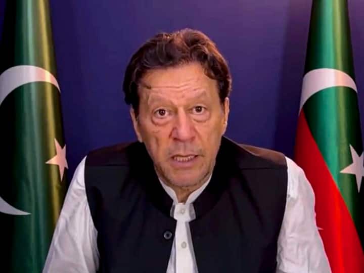 Pakistan's Election Commission Disqualifies Jailed Ek-PM Imran Khan For 5 Years Pakistan's Election Commission Disqualifies Jailed Ex-PM Imran Khan For 5 Years