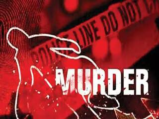 Crime: பட்டப்பகலில் வீடு புகுந்து கணவர் வெட்டிக்கொலை:  மனைவி கண்முன்னே நேர்ந்த கொடூரம்