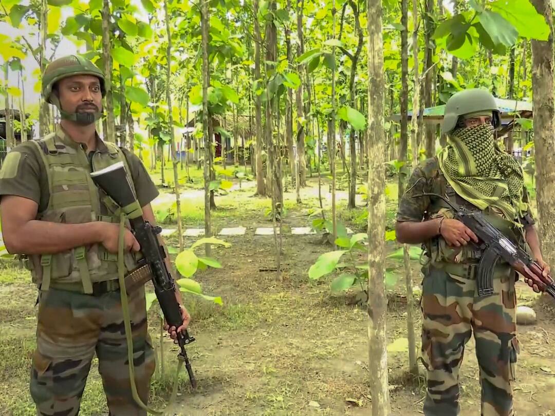 Assam Rifles Personnel Withdrawn From Checkpoint In Manipur's Bishnupur, Replaced By CRPF Assam Rifles Personnel Withdrawn From Checkpoint In Manipur's Bishnupur, Replaced By CRPF Assam Rifles Personnel Withdrawn From Checkpoint In Manipur's Bishnupur, Replaced By CRPF