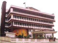 सांगली जिल्हा मध्यवर्ती बँकेच्या अध्यक्षांच्या दालनात आटपाडी तालुक्यातील दोन नेत्यांत खडाजंगी