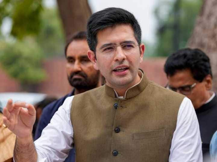 Delhi Services Bill AAP MP Raghav Chadha accused of forgery by five Rajya Sabha MP Amit Shah demanded inquiry राघव चड्ढा के प्रस्ताव पर मचा बवाल, 5 राज्यसभा सदस्यों ने 'फर्जी हस्ताक्षर' करने का लगाया आरोप, AAP सांसद ने दिया ये जवाब