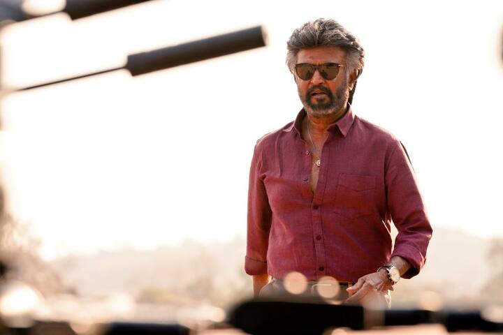 தமிழ்நாட்டில் இப்படத்தின் முதல் காட்சி காலை 9 மணிக்குதான் திரையிடப்படுகிறது.