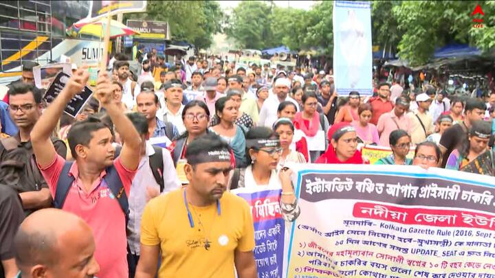 কিন্তু গত কয়েকবছরে এই ঐতিহ্যর মাঝেই এসে মিশেছে এক বিতর্কিত ইস্যু।