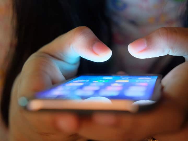 Nuh Mobile internet services temporarily suspended in district till 11th August Nuh Violence: हरियाणा के नूंह में 11 अगस्त तक मोबाइल इंटरनेट पर रोक, कर्फ्यू में कल मिलेगी ढील