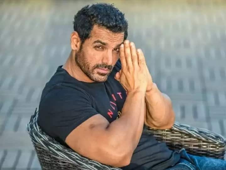 वर्कफ्रंट की बात करें तो जॉन को आखिरी बार फिल्म ‘पठान’ में देखा गया था. जिसमें वो दीपिका पादुकोण और शाहरुख खान के साथ नजर आए थे.