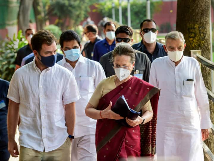 assembly election 2023 congress and samajwadi party clash may effect rahul gandhi and sonia gandhi seat in 2024 loksabha election marathi news Assembly Election 2023 : 'इंडिया' आघाडीत वाद! रायबरेली आणि अमेठीत काँग्रेसचा डाव बिघडणार? राहुल-सोनिया यांच्या जागेबाबत प्रश्नचिन्ह