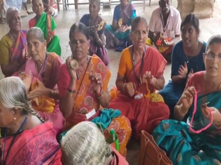 ஸ்ரீரங்கம் கோயிலில்  ஶ்ரீராமானுஜ திருமால்  அடியார்கள் ஜால்றா அடித்து போராட்டம்