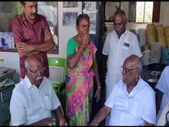 அரசுப் பள்ளிகளை மேம்படுத்த ரூ.2 கோடி நிதி; 5-ம் வகுப்பே படித்த அப்பள வியாபாரியின் நெகிழ்ச்சி செயல்!