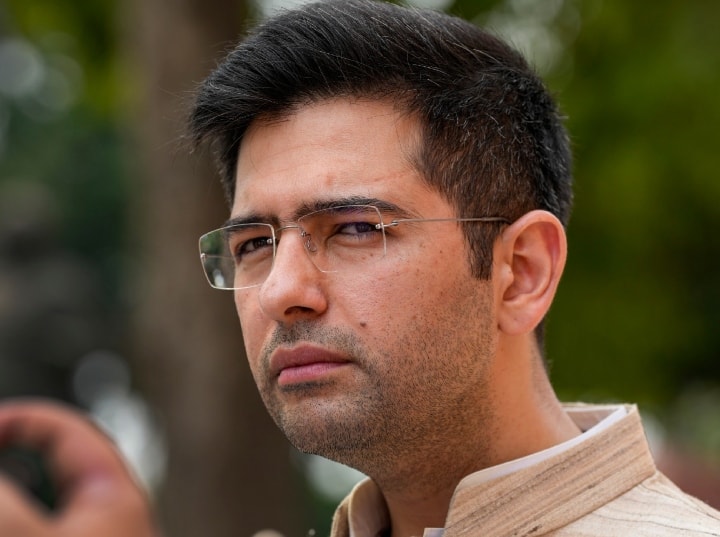 Sanjay Singh on Raghav Chadha Fraud Signature Allegations Said- Do not spread lies Rumours Home Minister Ji Raghav Chadha Signature Row: राघव चड्ढा का संजय सिंह ने किया बचाव, कहा- झूठ और अफवाह मत फैलाइये गृह मंत्री जी'