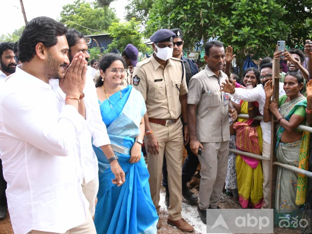 నేడు కోనసీమలో సీఎం వైఎస్ జగన్ పర్యటన- ముంపు ప్రాంత ప్రజలతో మాటామంతి AP CM jagan Visits in Flood Effected Areas in konaseema District dnn నేడు కోనసీమలో సీఎం వైఎస్ జగన్ పర్యటన- ముంపు ప్రాంత ప్రజలతో మాటామంతి