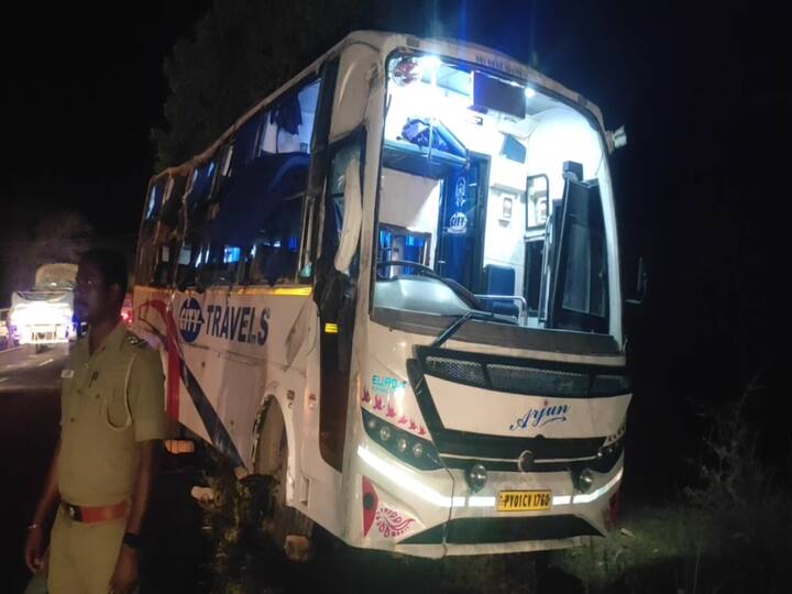 Kallakurichi: Omni bus overturns near Chinnasalem  two killed TNN சின்னசேலம் அருகே ஆம்னி பேருந்து கவிழ்ந்து விபத்து - இருவர் உயிரிழப்பு
