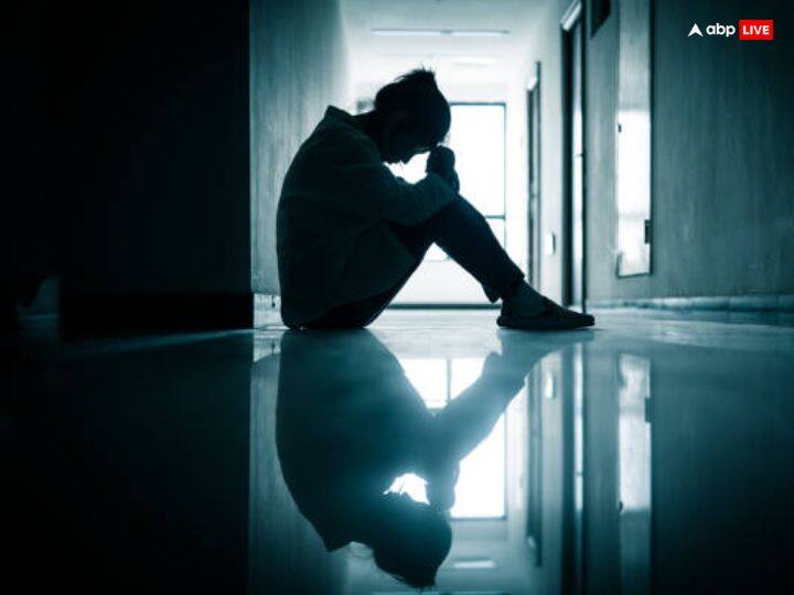 वहीं जो लोग बिना सोचे समझे कार्य करते हैं वह सफलता से कोसों दूर रहते हैं, क्योंकि ऐसे लोग संकट के समय समस्याओं का हल नहीं तलाश पाते और लक्ष्य बदल लेते हैं. यही कारण है कि उन्हें कभी सफलता नहीं मिलती.