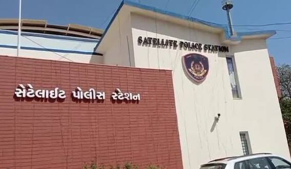 EDના અધિકારીની ઓળખ આપી એસ્ટ્રોલોજિસ્ટ સાથે છેતરપીંડિ, જાણો કઈ રીતે 1.5 કરોડ રુપિયા ખંખેરી લીધા EDના અધિકારીની ઓળખ આપી એસ્ટ્રોલોજિસ્ટ સાથે છેતરપીંડિ, જાણો કઈ રીતે 1.5 કરોડ રુપિયા ખંખેરી લીધા