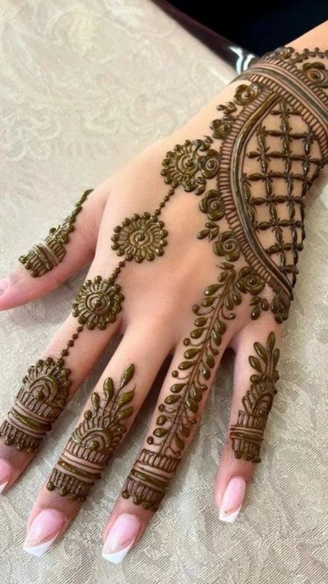 Very Cute Easy Mehndi Design for Beginners This moment I applied Very ... |  TikTok