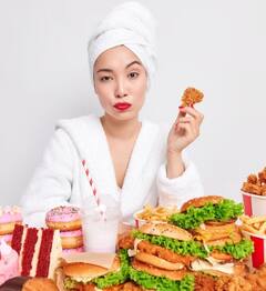 Immune System: ਇਮਿਊਨਿਟੀ ਨੂੰ ਕਮਜ਼ੋਰ ਕਰਦੀਆਂ ਨੇ ਇਹ ਚੀਜ਼ਾਂ, ਅੱਜ ਹੀ ਕਹੋ ਬਾਏ-ਬਾਏ