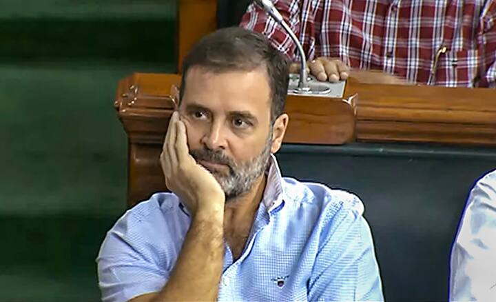 “मैंने उससे पूछा, तुम कुछ तो ले कर गई होंगी. उन्होंने जवाब दिया, केवल वे कपड़े जो मैंने पहने हैं और एक तस्वीर जो मेरे पास है, वही मेरा है.