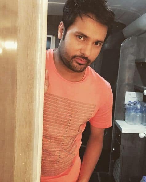 ਅਮਰਿੰਦਰ ਗਿੱਲ ਉਹ ਕਲਾਕਾਰ ਹਨ, ਜੋ ਬੇਹੱਦ ਸ਼ਰਮੀਲੇ ਸੁਭਾਅ ਦੇ ਹਨ। ਉਹ ਬਸ਼ਰਤੇ ਬੇਹੱਦ ਡਾਊਨ ਟੂ ਅਰਥ ਹਨ, ਪਰ ਇਸ ਦੇ ਨਾਲ ਨਾਲ ਉਹ ਬਹੁਤ ਸ਼ਰਮੀਲੇ ਤੇ ਰਿਜ਼ਰਵ ਨੇਚਰ ਦੇ ਵੀ ਹਨ।
