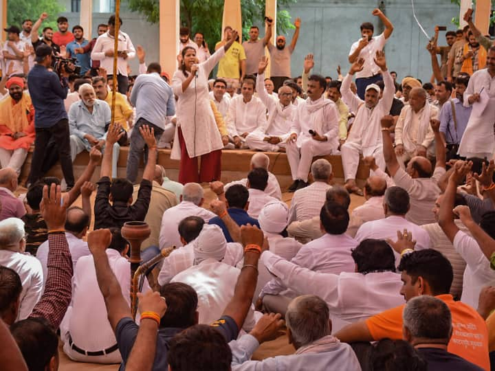 After Haryana Nuh Violence, 50 panchayats in 3 districts issue letter banning entry of Muslim traders Nuh Violence News: हरियाणा के इन 3 जिलों में मुस्लिम व्यापारियों की एंट्री पर रोक, 50 पंचायतों ने एकसाथ जारी किया फरमान