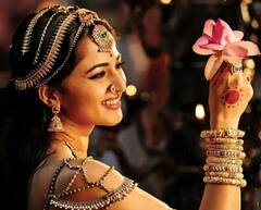 Anushka Net Worth : કરોડોની સંપત્તિની માલિક છે 'બાહુબલી'ની પત્ની, નેટવર્થમાં મોટા મોટા સ્ટાર્સને આપે છે ટક્કર