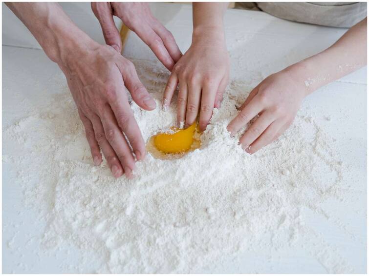 Do you know why maida flour is called white poison? Health only if you don't eat it Maida: మైదా పిండిని తెల్లటి విషం అని ఎందుకు పిలుస్తారో తెలుసా? దీన్ని తినకపోతేనే ఆరోగ్యం