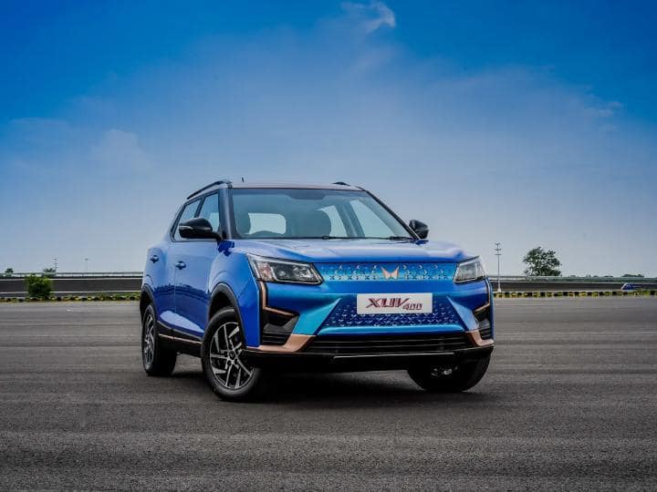 Mahindra XUV 400: अब और सुरक्षित हुई महिंद्रा एक्सयूवी 400, EL वेरिएंट में शामिल हुए कई नए सेफ्टी फीचर्स, बढ़ी कीमत Mahindra added some new safety features in their XUV 400 electric SUV Mahindra XUV 400: अब और सुरक्षित हुई महिंद्रा एक्सयूवी 400, EL वेरिएंट में शामिल हुए कई नए सेफ्टी फीचर्स, बढ़ी कीमत
