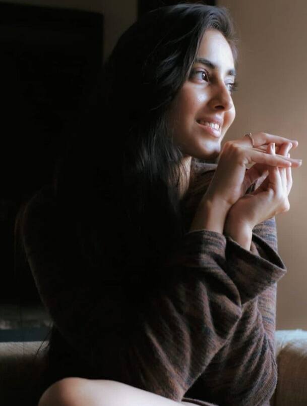 जब सिमरत इंडस्ट्री में आईं तो उन्हें नहीं पता था कि कहां से उन्हें शुरुआत करनी है. एक्ट्रेस ने बताया कि इस वजह से उन्होंने साउथ सिनेमा से अपना करियर शुरू किया. 'मेरी डायरेक्टर्स से मीटिंग होती थी मेरे काम की तारीफें भी होती थीं, लेकिन फिर आगे कोई और चर्चा नहीं होती थी.'