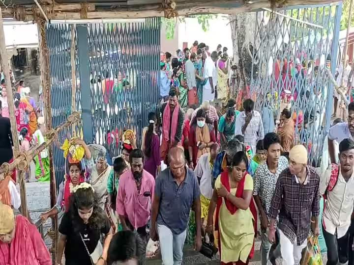 Aadi krithigai 2023 Palani temple large number of devotees take kavadis and women light lamps for Sami darshan TNN Aadi krithigai 2023: ஆடிக்கிருத்திகை: பழனியில்  குவிந்த பக்தர்கள்.....  காவடிகள் எடுத்தும் , பெண்கள் தீபம் ஏற்றியும் சாமி தரிசனம்