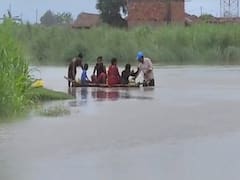 वाल्मीकिनगर गंडक बराज से 2.93 लाख क्यूसेक पानी छोड़ा गया, बाढ़ की संभावना से लोगों में दहशत का माहौल