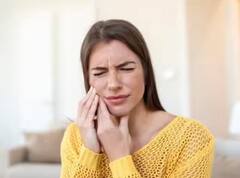 Dental Health: ਮਾਨਸੂਨ 'ਚ ਇਦਾਂ ਕਰੋ ਦੰਦਾਂ ਦੀ ਸਫਾਈ, ਮੋਤੀਆਂ ਵਾਂਗ ਚਮਕ ਜਾਣਗੇ ਦੰਦ