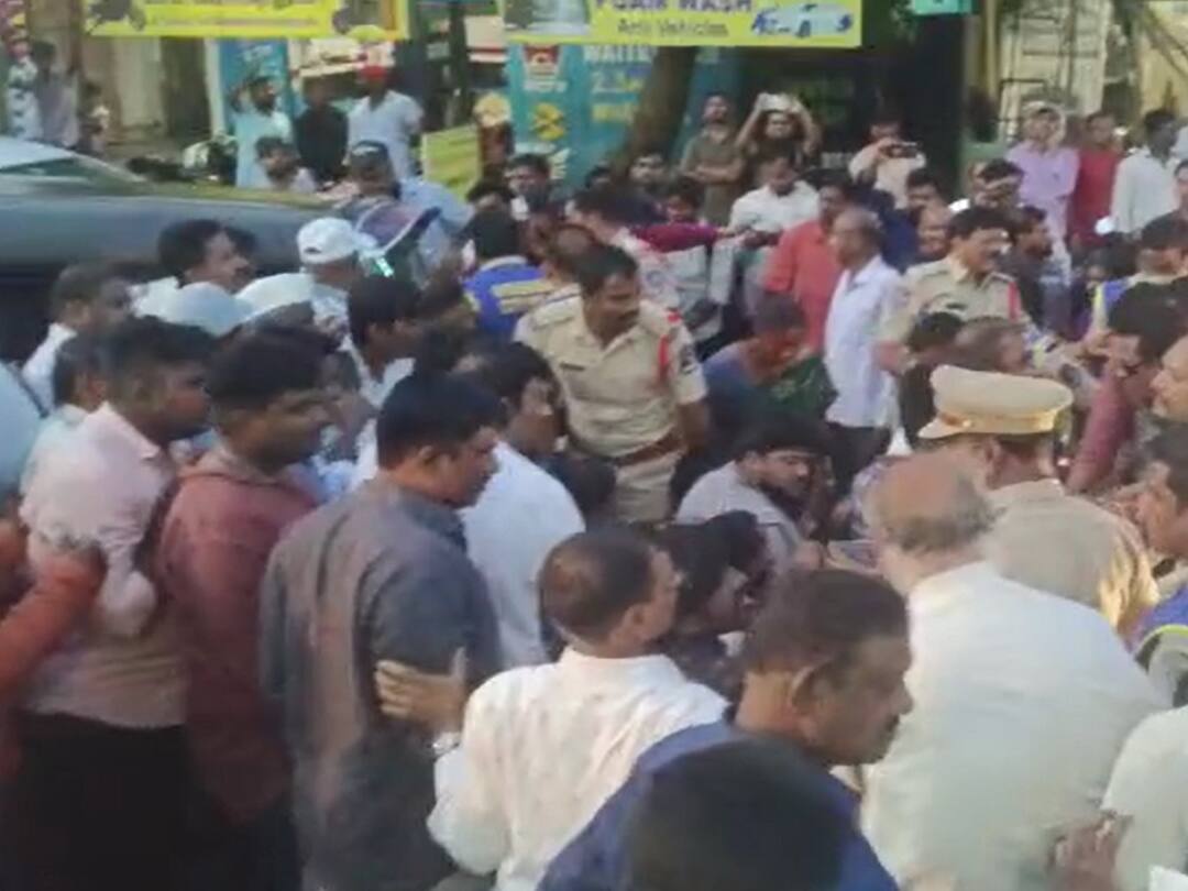 Jubilee hills news: Conflicts between mohammad azharuddin and Vishnu vardhan reddy Jubilee Hills: జూబ్లీహిల్స్ కాంగ్రెస్‌లో ఉద్రిక్తత, క్రికెటర్ అజారుద్దీన్‌ అడ్డుకున్న విష్ణువర్థన్ అనుచరులు