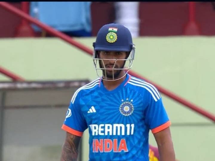 India vs West Indies Tilak Varma Makes A Unique Record Joins Gautam Gambhir And Virat Kohli Club IND vs WI: अर्धशतक से चूकने के बावजूद तिलक वर्मा का बड़ा कारनामा, कोहली के साथ इस क्लब का बने हिस्सा