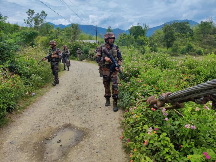 Manipur Police registered FIR against Assam Rifles amid on going violence in manipur असम राइफल्स के खिलाफ मणिपुर पुलिस ने दर्ज की FIR, 'तलाशी अभियान' में रुकावट डालने का आरोप, तैनाती से हटाने की उठी मांग