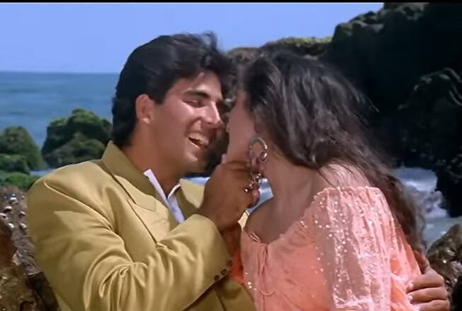 एक्ट्रेस ने बताया 'जब मेरी सगाई टूटी थी मैं बेरोज़गार थी.मुझे समझ नहीं आता कि मेरे साथ हो क्या रहा है. रातों को जब नींद नहीं आती थी तो मैं अपनी गाड़ी लेकर, उसमें म्यूज़िक ऑन कर के निकल जाया करती थी'.